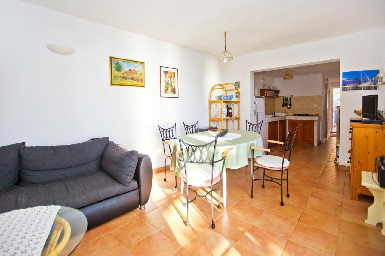 Gdinj Seaside Secluded Apartments Cove Tvrdni Dolac, Hvar - 4008 מראה חיצוני תמונה